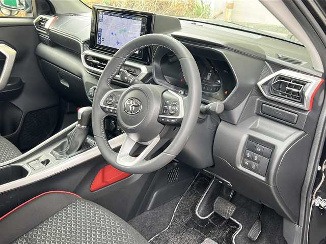 トヨタ ライズ Z 静岡県 2024(令6)年 0.1千km ブラックマイカメタリック 純正ナビ/AM/FM/CD/DVD/HDMI/SD/フルセグTV/Bluetooth/ipod/USB/主要装備/・純正ナビ　/・レーダークルーズコントロール　/・コーナーセンサー　/・全方位カメラ　/・シートヒーター　/・ＢＳＭ　/・スマートキー　/・アイドリングストップ　/・ドライブレコーダー/・ステアリングリモコン　/・ＬＥＤヘッドライト　/・オートライト　/・ＥＴＣ２．０/・純正アルミホイール/・プッシュスタート/・オートホールド/・LEDフォグランプ