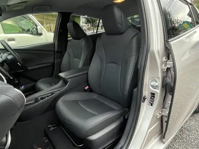 トヨタ プリウス S ツーリングセレクション 埼玉県 2016(平28)年 2.8万km スティールブロンドM レザーシート/前席シートヒーター/純正9型ナビTV/バックカメラ/ビルトインETC2.0/LEDヘッドライト/純正17インチアルミ/レーダークルーズコントロール/セーフティセンス/プッシュスタート/スマートキー/車検R９年3月まで