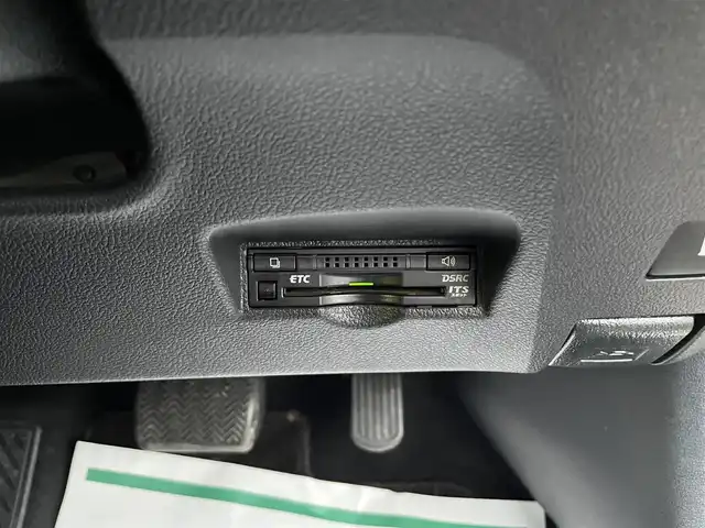 トヨタ プリウス S ツーリングセレクション 埼玉県 2016(平28)年 2.8万km スティールブロンドM レザーシート/前席シートヒーター/純正9型ナビTV/バックカメラ/ビルトインETC2.0/LEDヘッドライト/純正17インチアルミ/レーダークルーズコントロール/セーフティセンス/プッシュスタート/スマートキー/車検R９年3月まで