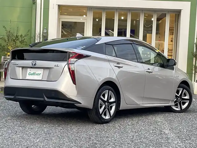 トヨタ プリウス S ツーリングセレクション 埼玉県 2016(平28)年 2.8万km スティールブロンドM レザーシート/前席シートヒーター/純正9型ナビTV/バックカメラ/ビルトインETC2.0/LEDヘッドライト/純正17インチアルミ/レーダークルーズコントロール/セーフティセンス/プッシュスタート/スマートキー/車検R９年3月まで