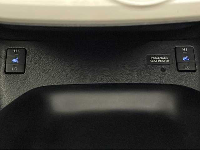 トヨタ プリウス S ツーリングセレクション 沖縄県 2016(平28)年 2.8万km スティールブロンドM 県外仕入れ/純正9インチナビ/【CD/DVD/フルセグTV/BT】/バックカメラ/前方ドライブレコーダー/トヨタセーフティセンス/→プリクラッシュセーフティ/→レーンデイパーチャーアラート/→オートマチックハイビーム/横滑り防止装置/レーダークルーズコントロール/ETC/レザーシート/シートヒーター/ステアリングスイッチ/純正ドアバイザー/スマートキー