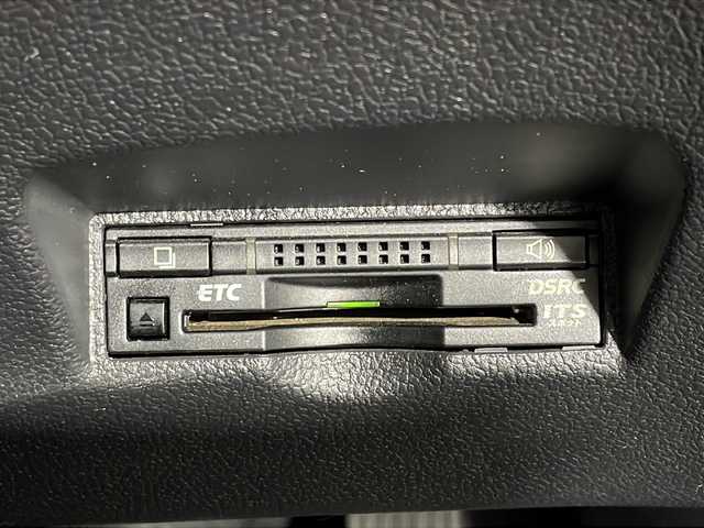 トヨタ プリウス S ツーリングセレクション 沖縄県 2016(平28)年 2.8万km スティールブロンドM 県外仕入れ/純正9インチナビ/【CD/DVD/フルセグTV/BT】/バックカメラ/前方ドライブレコーダー/トヨタセーフティセンス/→プリクラッシュセーフティ/→レーンデイパーチャーアラート/→オートマチックハイビーム/横滑り防止装置/レーダークルーズコントロール/ETC/レザーシート/シートヒーター/ステアリングスイッチ/純正ドアバイザー/スマートキー