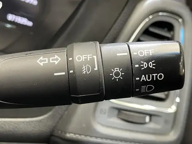 ホンダ ヴェゼル X ホンダセンシング 岩手県 2019(令1)年 7.2万km ミッドナイトブルービームM ４WD/クルーズコントロール/バックカメラ/レーンアシスト/衝突被害軽減システム/横滑り防止装置/アイドリングストップ/オートライト/フロントワイパーデアイサー/前席シートヒーター/ETC/チップアップリアシート/ステアリングスイッチ/純正ナビ/純正フロアマット/純正LEDヘッドライト/社外１７インチアルミホイール/スマートキー・プッシュスタート