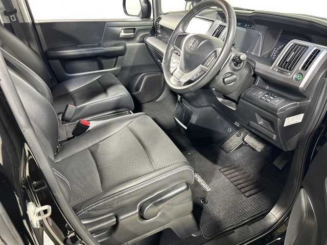 ホンダ ステップワゴン スパーダ Z クールスピリット 神奈川県 2012(平24)年 6.6万km プレミアムスパークルブラックパール 純正９型ナビゲーション/バックカメラ/両側パワースライドドア/クルーズコントロール/ＥＴＣ/純正ＨＩＤヘッドライト/オートライト/フォグライト/スマートキー/スペアキー/横滑り防止/アイドリングストップ　/ハーフレザーシート