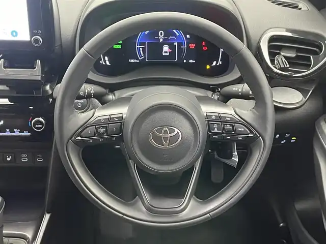 トヨタ ヤリスクロス ハイブリッド Z アドベンチャー 愛知県 2024(令6)年 1.3万km ブラックマイカ 純正８型ＤＡナビＴＶ　全方位カメラ　禁煙　パーキングアシスト　ハーフレザー　シートヒーター　電動リアゲート　ミラー型前後ドラレコ　電動パーキング　ルーフレール　ＨＤＭＩ　ＵＳＢ　ＢＳＭ　ハンドルヒーター　LEDオートライト　フォグランプ　コーナーセンサー