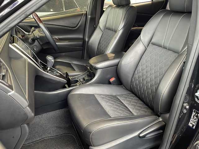 トヨタ ハリアー プレミアム 秋田県 2016(平28)年 6.4万km スパークリングブラックパールクリスタルシャイン 純正ナビ/Bluetooth/フルセグTV/ラジオ/オートハイビーム/パワーバックドア/ETC/横滑り防止スイッチ/車線逸脱スイッチ/ステアリングスイッチ/電動格納ミラー/純正フロアマット/アイドリングストップ/オールオートウィンドウ/TV切り替えスイッチ/純正AW組18インチ夏タイヤ積載