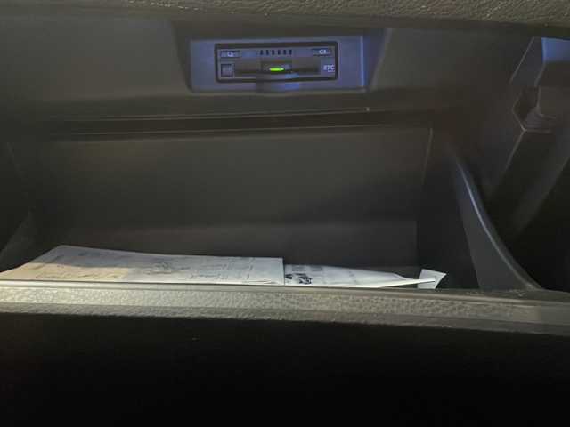 トヨタ ハリアー プレミアム 秋田県 2016(平28)年 6.4万km スパークリングブラックパールクリスタルシャイン 純正ナビ/Bluetooth/フルセグTV/ラジオ/オートハイビーム/パワーバックドア/ETC/横滑り防止スイッチ/車線逸脱スイッチ/ステアリングスイッチ/電動格納ミラー/純正フロアマット/アイドリングストップ/オールオートウィンドウ/TV切り替えスイッチ/純正AW組18インチ夏タイヤ積載