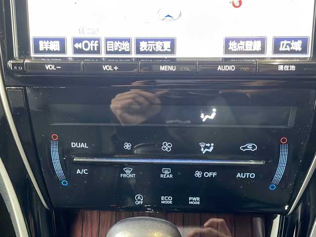 トヨタ ハリアー プレミアム 秋田県 2016(平28)年 6.4万km スパークリングブラックパールクリスタルシャイン 純正ナビ/Bluetooth/フルセグTV/ラジオ/オートハイビーム/パワーバックドア/ETC/横滑り防止スイッチ/車線逸脱スイッチ/ステアリングスイッチ/電動格納ミラー/純正フロアマット/アイドリングストップ/オールオートウィンドウ/TV切り替えスイッチ/純正AW組18インチ夏タイヤ積載