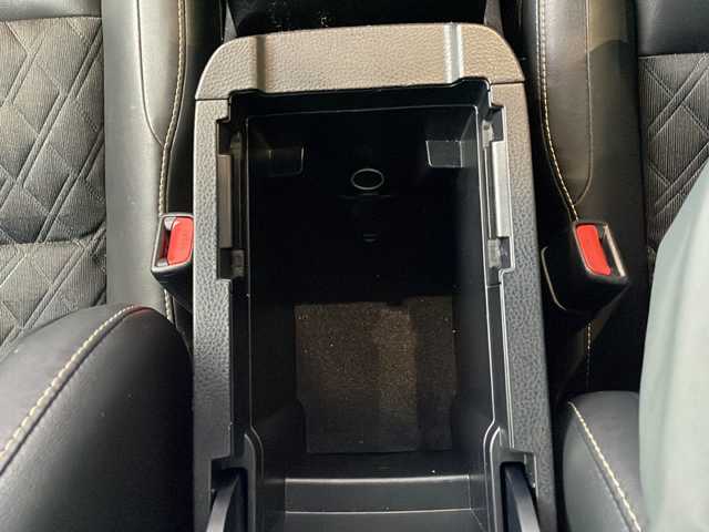 トヨタ ハリアー プレミアム 秋田県 2016(平28)年 6.4万km スパークリングブラックパールクリスタルシャイン 純正ナビ/Bluetooth/フルセグTV/ラジオ/オートハイビーム/パワーバックドア/ETC/横滑り防止スイッチ/車線逸脱スイッチ/ステアリングスイッチ/電動格納ミラー/純正フロアマット/アイドリングストップ/オールオートウィンドウ/TV切り替えスイッチ/純正AW組18インチ夏タイヤ積載