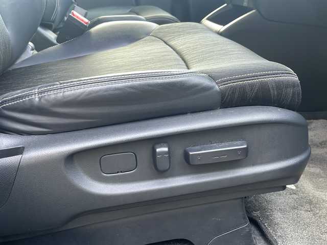 ホンダ オデッセイ アブソルート・Xホンダセンジング 京都府 2017(平29)年 6.6万km クリスタルブラックパール 純正８インチナビ　Ｂｌｕｅｔｏｏｔｈオーディオ　フルセグ　ＤＶＤ再生　バックカメラ　後席フリップダウンモニター　両側パワースライド　アダプティブクルーズコントロール　ＬＥＤヘッドライト　全方位ドラレコ