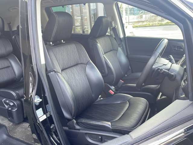 ホンダ オデッセイ アブソルート・Xホンダセンジング 京都府 2017(平29)年 6.6万km クリスタルブラックパール 純正８インチナビ　Ｂｌｕｅｔｏｏｔｈオーディオ　フルセグ　ＤＶＤ再生　バックカメラ　後席フリップダウンモニター　両側パワースライド　アダプティブクルーズコントロール　ＬＥＤヘッドライト　全方位ドラレコ