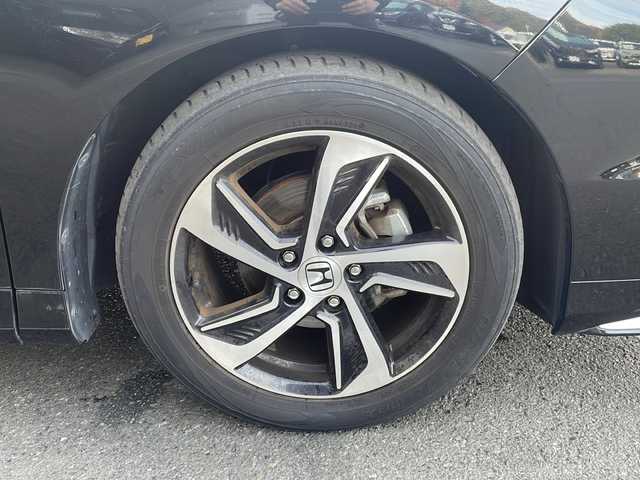 ホンダ オデッセイ アブソルート・Xホンダセンジング 京都府 2017(平29)年 6.6万km クリスタルブラックパール 純正８インチナビ　Ｂｌｕｅｔｏｏｔｈオーディオ　フルセグ　ＤＶＤ再生　バックカメラ　後席フリップダウンモニター　両側パワースライド　アダプティブクルーズコントロール　ＬＥＤヘッドライト　全方位ドラレコ