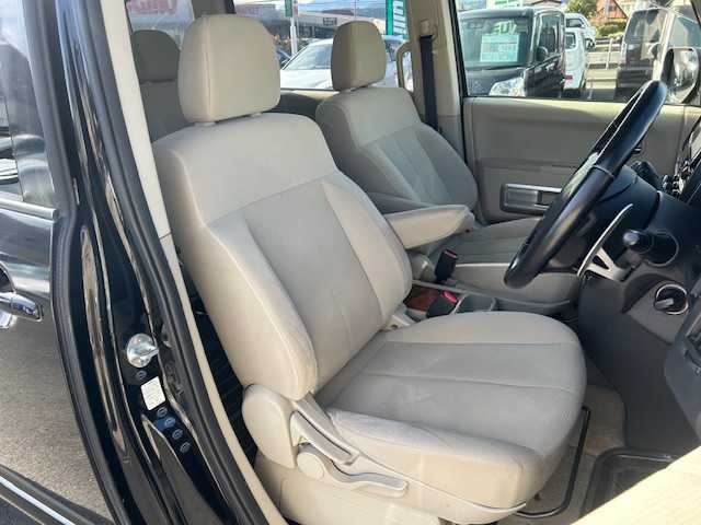 三菱 デリカＤ：５ G－Power package 神奈川県 2015(平27)年 7.7万km アイガーグレーM/ダイヤモンドブラックマイカ ●社外ナビ/（フルセグ/CD/DVD/Bluetooth）/(CN-R300WD)/●バックカメラ/●クルーズコントロール/●アイドリングストップ/●LEDヘッドライト/●オートライト/●フォグランプ/●革巻きステアリング/●ステアリングスイッチ/●パドルシフト/●電動格納ウインカーミラー/●ETC/●純正フロアマット/●ドアバイザー/●前後ドライブレコーダー/●ドアバイザー/●スマートキー/●純正16インチアルミホイール/●ダブル+サイドSRS+ABS/●保証書/●取扱説明書