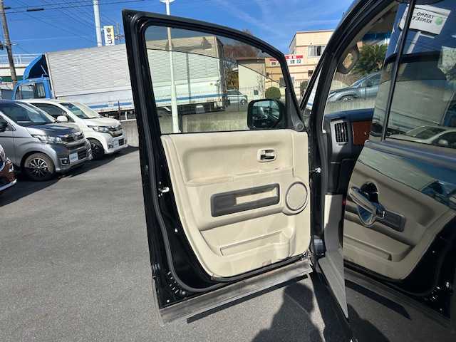 三菱 デリカＤ：５ G－Power package 神奈川県 2015(平27)年 7.7万km アイガーグレーM/ダイヤモンドブラックマイカ ●社外ナビ/（フルセグ/CD/DVD/Bluetooth）/(CN-R300WD)/●バックカメラ/●クルーズコントロール/●アイドリングストップ/●LEDヘッドライト/●オートライト/●フォグランプ/●革巻きステアリング/●ステアリングスイッチ/●パドルシフト/●電動格納ウインカーミラー/●ETC/●純正フロアマット/●ドアバイザー/●前後ドライブレコーダー/●ドアバイザー/●スマートキー/●純正16インチアルミホイール/●ダブル+サイドSRS+ABS/●保証書/●取扱説明書