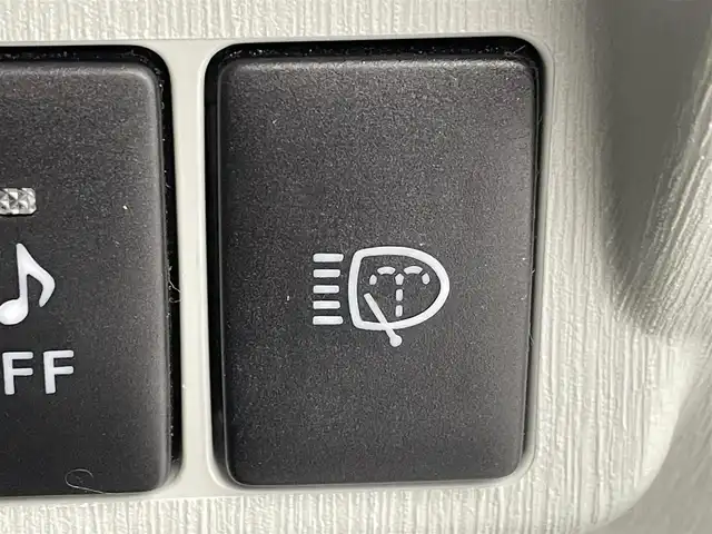 トヨタ プリウス α S 群馬県 2013(平25)年 3万km ホワイトパールクリスタルシャイン 禁煙車　社外７型ワイドナビ　バックカメラ　ステアリングスイッチ　ドライブレコーダー　ヘッドライトウォッシャー　ビルトインＥＴＣ　オートライト　オートエアコン　スマートキー　プッシュスタート