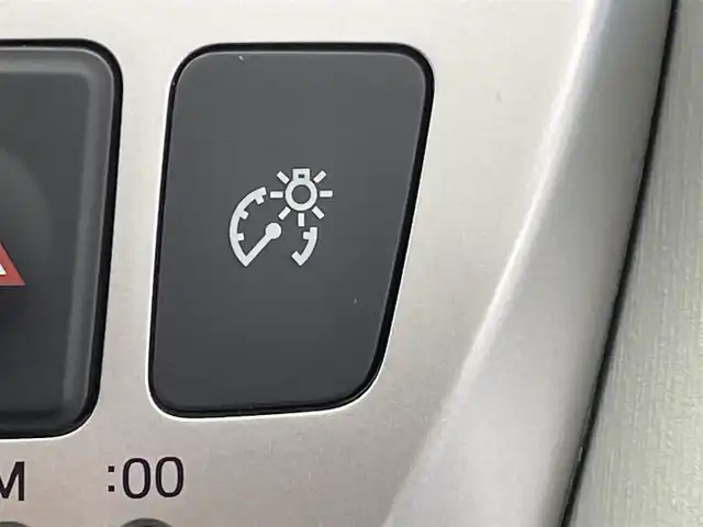 トヨタ プリウス α S 群馬県 2013(平25)年 3万km ホワイトパールクリスタルシャイン 禁煙車　社外７型ワイドナビ　バックカメラ　ステアリングスイッチ　ドライブレコーダー　ヘッドライトウォッシャー　ビルトインＥＴＣ　オートライト　オートエアコン　スマートキー　プッシュスタート