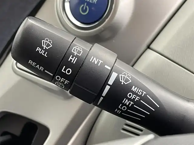 トヨタ プリウス α S 群馬県 2013(平25)年 3万km ホワイトパールクリスタルシャイン 禁煙車　社外７型ワイドナビ　バックカメラ　ステアリングスイッチ　ドライブレコーダー　ヘッドライトウォッシャー　ビルトインＥＴＣ　オートライト　オートエアコン　スマートキー　プッシュスタート