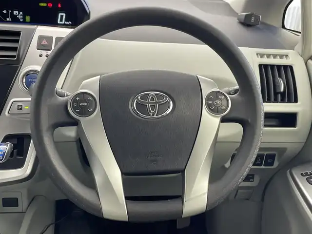 トヨタ プリウス α S 群馬県 2013(平25)年 3万km ホワイトパールクリスタルシャイン 禁煙車　社外７型ワイドナビ　バックカメラ　ステアリングスイッチ　ドライブレコーダー　ヘッドライトウォッシャー　ビルトインＥＴＣ　オートライト　オートエアコン　スマートキー　プッシュスタート