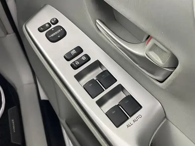 トヨタ プリウス α S 群馬県 2013(平25)年 3万km ホワイトパールクリスタルシャイン 禁煙車　社外７型ワイドナビ　バックカメラ　ステアリングスイッチ　ドライブレコーダー　ヘッドライトウォッシャー　ビルトインＥＴＣ　オートライト　オートエアコン　スマートキー　プッシュスタート