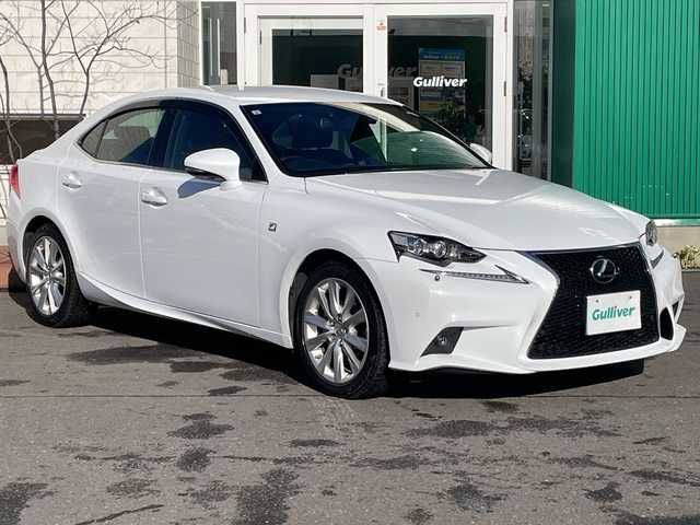 レクサス ＩＳ 250 Fスポーツ Xライン 青森県 2015(平27)年 10.4万km ホワイトノーヴァガラスフレーク 4WD/寒冷地仕様/純正メーカーSDナビ・フルセグTV/CD・DVD・Bluetooth・SD/バックカメラ/黒×赤合皮シート/前席パワーシート/前席エアシート・シートヒーター/OPステアリングヒーター/プリクラッシュセーフティ/レーダークルーズコントロール/前後クリアランスソナー/パドルシフト/純正エンジンスターター/前後ドライブレコーダー/ビルトインETC/OP LEDヘッドライト/LEDフォグランプ/LEDリアフォグランプ/純正17インチアルミ