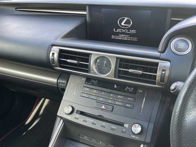 レクサス ＩＳ 250 Fスポーツ Xライン 青森県 2015(平27)年 10.4万km ホワイトノーヴァガラスフレーク 4WD/寒冷地仕様/純正メーカーSDナビ・フルセグTV/CD・DVD・Bluetooth・SD/バックカメラ/黒×赤合皮シート/前席パワーシート/前席エアシート・シートヒーター/OPステアリングヒーター/プリクラッシュセーフティ/レーダークルーズコントロール/前後クリアランスソナー/パドルシフト/純正エンジンスターター/前後ドライブレコーダー/ビルトインETC/OP LEDヘッドライト/LEDフォグランプ/LEDリアフォグランプ/純正17インチアルミ