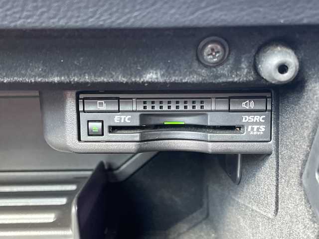 レクサス ＩＳ 250 Fスポーツ Xライン 青森県 2015(平27)年 10.4万km ホワイトノーヴァガラスフレーク 4WD/寒冷地仕様/純正メーカーSDナビ・フルセグTV/CD・DVD・Bluetooth・SD/バックカメラ/黒×赤合皮シート/前席パワーシート/前席エアシート・シートヒーター/OPステアリングヒーター/プリクラッシュセーフティ/レーダークルーズコントロール/前後クリアランスソナー/パドルシフト/純正エンジンスターター/前後ドライブレコーダー/ビルトインETC/OP LEDヘッドライト/LEDフォグランプ/LEDリアフォグランプ/純正17インチアルミ