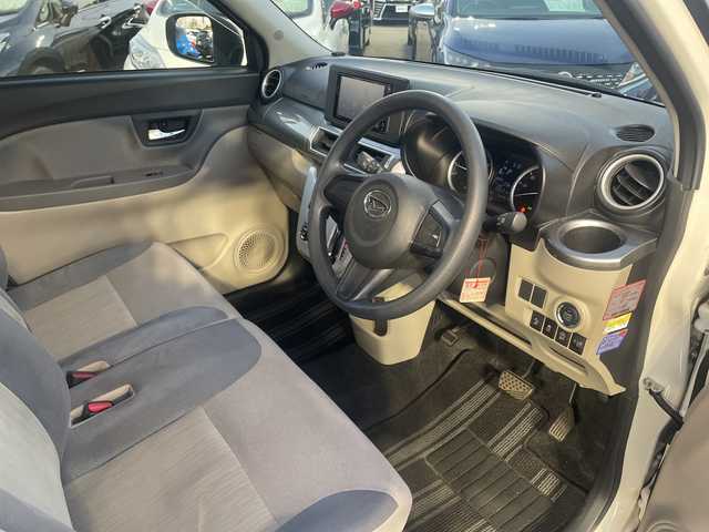 ダイハツ キャスト スタイル X SAⅡ 山口県 2017(平29)年 5.7万km パールホワイトⅢ 純正ナビ　/　・フルセグＴＶ　/　・Ｂｌｕｅｔｏｏｔｈ　/　・ＣＤ　/　・ＵＳＢ　/ＡＡＣ　/純正フロアマット　/オートライト　/フォグランプ　/アイドリングストップ　/エンジンスタートボタン　/パワステ　/パワーウィンドウ　/スペアキー１本