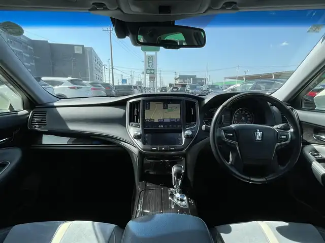 トヨタ クラウン ハイブリッド アスリートS J－フロンティア 千葉県 2017(平29)年 4万km ホワイトパールクリスタルシャイン 純正エアロ/トヨタセーフティーセンスP/・プリクラッシュセーフティー/・レーンディパーチャーアラート/・オートマチックハイビーム/・アダプティブクルーズコントロール/純正SDナビ/・CD/DVD/Blu-ray/MSV/Bluetooth/フルセグ/バックカメラ/ハーフレザーシート/前席パワーシート/前席シートヒーター/コーナーセンサー/スマートキー/純正18インチアルミホイール/ステアリングヒーター/ウッドコンビステアリング/純正LEDヘッドライト/フォグランプ/トランクイージークローザー/ビルトインETC/ドアバイザー/サイド＆カーテンエアバッグ/新車時保証書＆取扱説明書