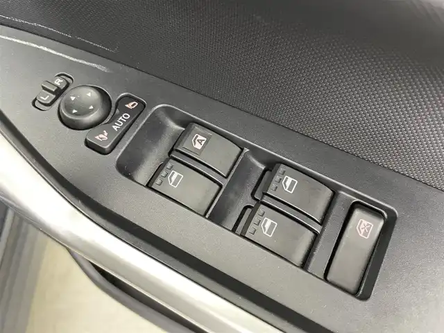 トヨタ ライズ XS 富山県 2019(令1)年 2.5万km レーザーブルークリスタルシャイン 4WD/純正ナビ(AM/FM/CD/BT)/フルセグTV/衝突軽減ブレーキ/アイドリングストップ/横滑り防止装置/前席シートヒーター/前後ドライブレコーダー/前後コーナーセンサー/ETC/オートライト/社外AW/純正AW付サマータイヤ車載/純正フロアマット/スマートキー/スペアキー1本/プッシュスタート/取扱説明書/保証書