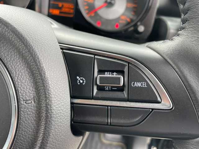 スズキ ジムニー XC 茨城県 2022(令4)年 2.6万km ブルーイッシュブラックパール3 社外ディスプレイオーディオ/クルーズコントロール/デジタルインナーミラー式ドラレコ/純正16インチアルミホイール/レーンアシスト/横滑り防止装置/衝突軽減ブレーキ/ステアリングリモコン/ダウンヒルアシストコントロール/ETC