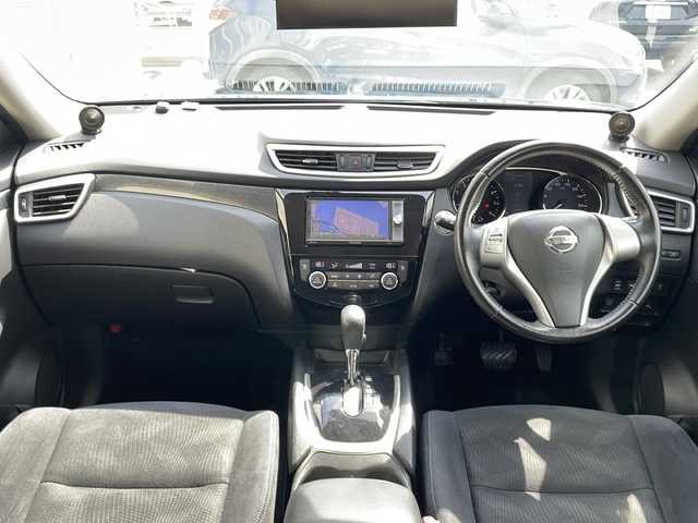 日産 エクストレイル 20X エマージェンシーブレーキ 山口県 2014(平26)年 5.9万km ダイヤモンドブラック 株)IDOMが運営する【じしゃロン宇部店】の自社ローン専用車両になります。こちらは現金またはオートローンご利用時の価格です。自社ローンご希望の方は別途その旨お申付け下さい/ｃａｒｒｏｚｚｅｒｉａナビ　/フルセグＴＶ　/Ｂｌｕｅｔｏｏｔｈ接続　/ＤＶＤ／ＣＤ　/バックカメラ　/ＥＴＣ　/電動リアゲート　/純正アルミホイール　/純正フロアマット　/シートヒーター(前席のみ)/コーナーセンサー前後/LEDヘッドライト/エマージェンシーブレーキ