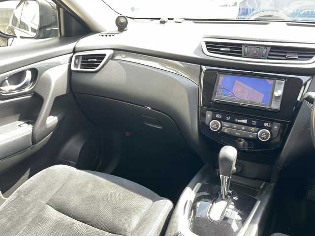 日産 エクストレイル 20X エマージェンシーブレーキ 山口県 2014(平26)年 5.9万km ダイヤモンドブラック 株)IDOMが運営する【じしゃロン宇部店】の自社ローン専用車両になります。こちらは現金またはオートローンご利用時の価格です。自社ローンご希望の方は別途その旨お申付け下さい/ｃａｒｒｏｚｚｅｒｉａナビ　/フルセグＴＶ　/Ｂｌｕｅｔｏｏｔｈ接続　/ＤＶＤ／ＣＤ　/バックカメラ　/ＥＴＣ　/電動リアゲート　/純正アルミホイール　/純正フロアマット　/シートヒーター(前席のみ)/コーナーセンサー前後/LEDヘッドライト/エマージェンシーブレーキ