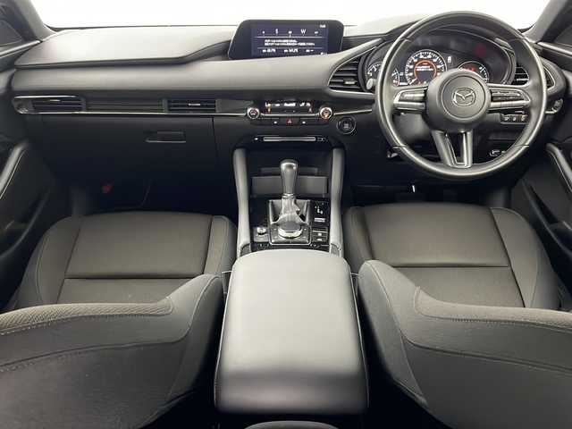 マツダ マツダ３ファストバック 20S プロアクティブ 道央・札幌 2021(令3)年 3.1万km ポリメタルグレーM ・4WD/・寒冷地仕様/・純正ナビ（TV＆CD＆DVD＆BT＆AndroidAuto＆Applecarplay）/・バックカメラ/・ブラインドスポットモニター/・オートマチックハイビーム/・クルーズコントロール/・ヘッドアップディスプレイ/・フロントワイパーデアイサー/・クリアランスソナー/・パドルシフト/・ミラーヒーター/・ビルトインETC/・オートライト/・LEDヘッドライト/・スマートキー/・スペアキー