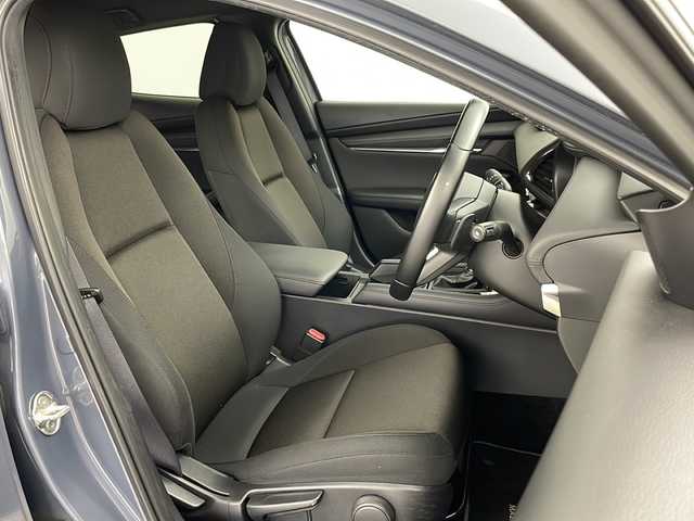 マツダ マツダ３ファストバック 20S プロアクティブ 道央・札幌 2021(令3)年 3.1万km ポリメタルグレーM ・4WD/・寒冷地仕様/・純正ナビ（TV＆CD＆DVD＆BT＆AndroidAuto＆Applecarplay）/・バックカメラ/・ブラインドスポットモニター/・オートマチックハイビーム/・クルーズコントロール/・ヘッドアップディスプレイ/・フロントワイパーデアイサー/・クリアランスソナー/・パドルシフト/・ミラーヒーター/・ビルトインETC/・オートライト/・LEDヘッドライト/・スマートキー/・スペアキー