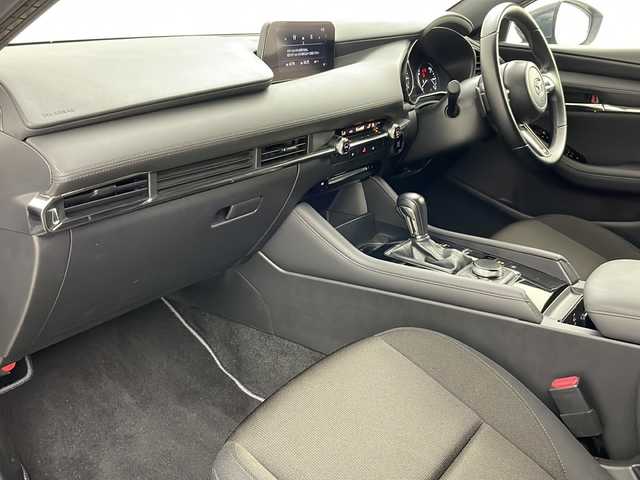 マツダ マツダ３ファストバック 20S プロアクティブ 道央・札幌 2021(令3)年 3.1万km ポリメタルグレーM ・4WD/・寒冷地仕様/・純正ナビ（TV＆CD＆DVD＆BT＆AndroidAuto＆Applecarplay）/・バックカメラ/・ブラインドスポットモニター/・オートマチックハイビーム/・クルーズコントロール/・ヘッドアップディスプレイ/・フロントワイパーデアイサー/・クリアランスソナー/・パドルシフト/・ミラーヒーター/・ビルトインETC/・オートライト/・LEDヘッドライト/・スマートキー/・スペアキー