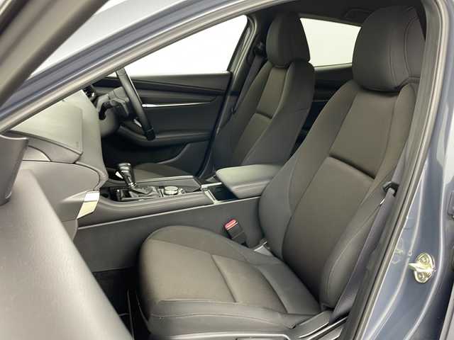 マツダ マツダ３ファストバック 20S プロアクティブ 道央・札幌 2021(令3)年 3.1万km ポリメタルグレーM ・4WD/・寒冷地仕様/・純正ナビ（TV＆CD＆DVD＆BT＆AndroidAuto＆Applecarplay）/・バックカメラ/・ブラインドスポットモニター/・オートマチックハイビーム/・クルーズコントロール/・ヘッドアップディスプレイ/・フロントワイパーデアイサー/・クリアランスソナー/・パドルシフト/・ミラーヒーター/・ビルトインETC/・オートライト/・LEDヘッドライト/・スマートキー/・スペアキー