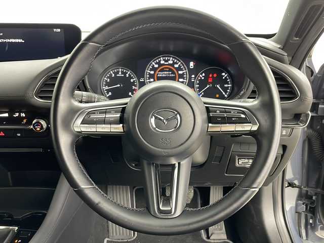 マツダ マツダ３ファストバック 20S プロアクティブ 道央・札幌 2021(令3)年 3.1万km ポリメタルグレーM ・4WD/・寒冷地仕様/・純正ナビ（TV＆CD＆DVD＆BT＆AndroidAuto＆Applecarplay）/・バックカメラ/・ブラインドスポットモニター/・オートマチックハイビーム/・クルーズコントロール/・ヘッドアップディスプレイ/・フロントワイパーデアイサー/・クリアランスソナー/・パドルシフト/・ミラーヒーター/・ビルトインETC/・オートライト/・LEDヘッドライト/・スマートキー/・スペアキー