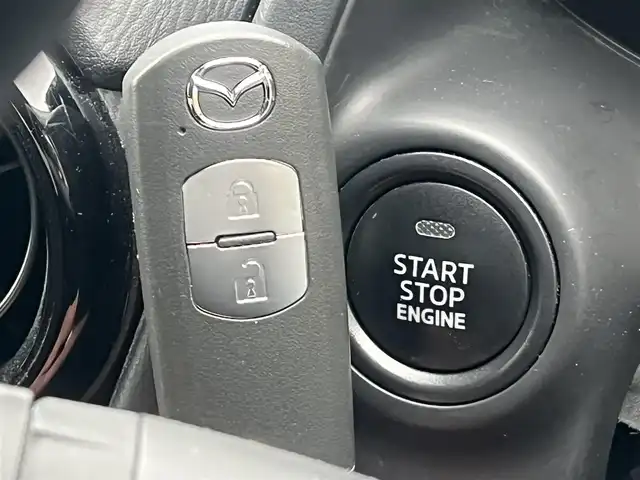 マツダ マツダ２ XD 秋田県 2020(令2)年 5.4万km ディープクリスタルブルーマイカ ４WD/ターボ/LEDヘッドライト/衝突軽減システム/スマートキー/アイドリングストップ/コーナーセンサー/レーンキープアシスト/プッシュスタート/MTモード付AT/ステアリングスイッチ/純正フロアマット/純正ドアバイザー/オートライト/オートエアコン/パワーステアリング/パワーウィンドウ/横滑り防止/電動格納ウィンカーミラー