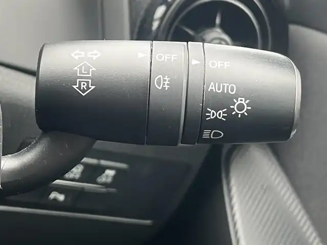 マツダ マツダ２ XD 秋田県 2020(令2)年 5.4万km ディープクリスタルブルーマイカ ４WD/ターボ/LEDヘッドライト/衝突軽減システム/スマートキー/アイドリングストップ/コーナーセンサー/レーンキープアシスト/プッシュスタート/MTモード付AT/ステアリングスイッチ/純正フロアマット/純正ドアバイザー/オートライト/オートエアコン/パワーステアリング/パワーウィンドウ/横滑り防止/電動格納ウィンカーミラー