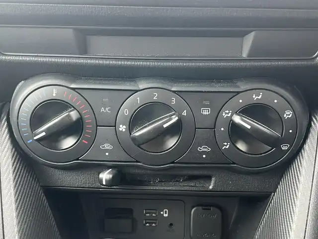 マツダ マツダ２ XD 秋田県 2020(令2)年 5.4万km ディープクリスタルブルーマイカ ４WD/ターボ/LEDヘッドライト/衝突軽減システム/スマートキー/アイドリングストップ/コーナーセンサー/レーンキープアシスト/プッシュスタート/MTモード付AT/ステアリングスイッチ/純正フロアマット/純正ドアバイザー/オートライト/オートエアコン/パワーステアリング/パワーウィンドウ/横滑り防止/電動格納ウィンカーミラー