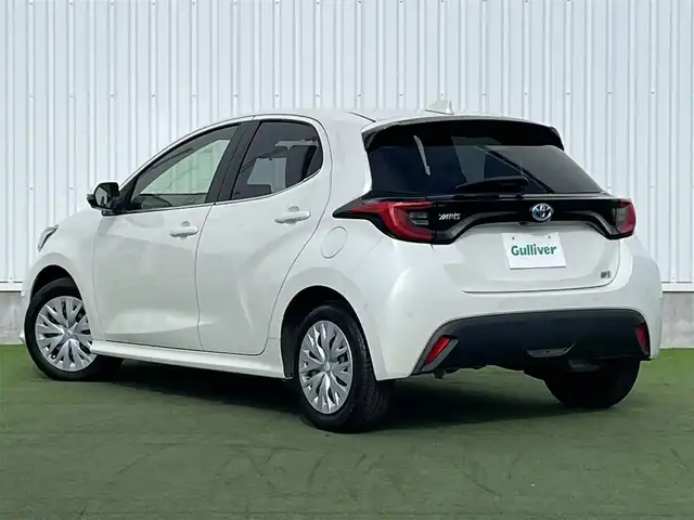 トヨタ ヤリス ハイブリッド Z 香川県 2020(令2)年 5万km ホワイトパールクリスタルシャイン 登録時走行距離：49439km/純正ナビゲーション/→BT接続/→フルセグTV/全方位カメラ/LEDヘッドライト/トヨタセーフティセンス/→アンチロックブレーキ/→ブレーキアシスト/→衝突安全ボディー/→盗難防止システム/→トラクションコントロール/→前席シートベルトプリテンショナー/→前席シートベルトフォースリミッター/ステアリングリモコン/ステアリングチルト機構/ステアリングテレスコピック機構/プッシュスタート/スマートキー