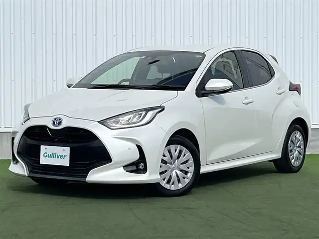 トヨタ ヤリス ハイブリッド Z 香川県 2020(令2)年 5万km ホワイトパールクリスタルシャイン 登録時走行距離：49439km/純正ナビゲーション/→BT接続/→フルセグTV/全方位カメラ/LEDヘッドライト/トヨタセーフティセンス/→アンチロックブレーキ/→ブレーキアシスト/→衝突安全ボディー/→盗難防止システム/→トラクションコントロール/→前席シートベルトプリテンショナー/→前席シートベルトフォースリミッター/ステアリングリモコン/ステアリングチルト機構/ステアリングテレスコピック機構/プッシュスタート/スマートキー