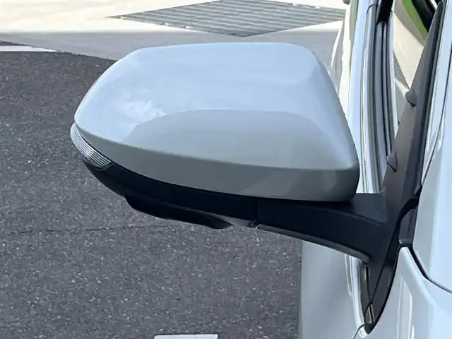 トヨタ ヤリス ハイブリッド Z 香川県 2020(令2)年 5万km ホワイトパールクリスタルシャイン 登録時走行距離：49439km/純正ナビゲーション/→BT接続/→フルセグTV/全方位カメラ/LEDヘッドライト/トヨタセーフティセンス/→アンチロックブレーキ/→ブレーキアシスト/→衝突安全ボディー/→盗難防止システム/→トラクションコントロール/→前席シートベルトプリテンショナー/→前席シートベルトフォースリミッター/ステアリングリモコン/ステアリングチルト機構/ステアリングテレスコピック機構/プッシュスタート/スマートキー