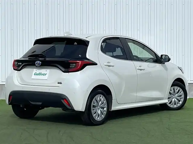 トヨタ ヤリス ハイブリッド Z 香川県 2020(令2)年 5万km ホワイトパールクリスタルシャイン 登録時走行距離：49439km/純正ナビゲーション/→BT接続/→フルセグTV/全方位カメラ/LEDヘッドライト/トヨタセーフティセンス/→アンチロックブレーキ/→ブレーキアシスト/→衝突安全ボディー/→盗難防止システム/→トラクションコントロール/→前席シートベルトプリテンショナー/→前席シートベルトフォースリミッター/ステアリングリモコン/ステアリングチルト機構/ステアリングテレスコピック機構/プッシュスタート/スマートキー