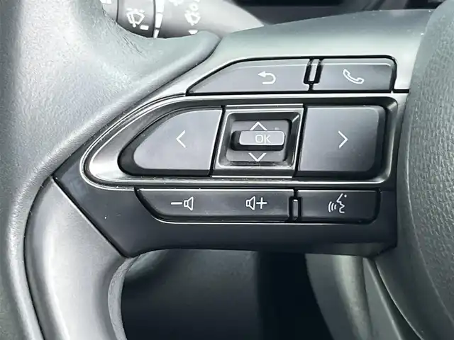トヨタ ヤリス ハイブリッド Z 香川県 2020(令2)年 5万km ホワイトパールクリスタルシャイン 登録時走行距離：49439km/純正ナビゲーション/→BT接続/→フルセグTV/全方位カメラ/LEDヘッドライト/トヨタセーフティセンス/→アンチロックブレーキ/→ブレーキアシスト/→衝突安全ボディー/→盗難防止システム/→トラクションコントロール/→前席シートベルトプリテンショナー/→前席シートベルトフォースリミッター/ステアリングリモコン/ステアリングチルト機構/ステアリングテレスコピック機構/プッシュスタート/スマートキー