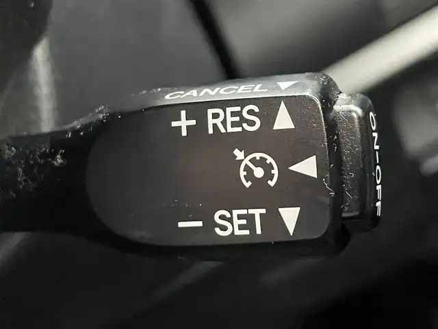 トヨタ エスクァイア Gi 滋賀県 2016(平28)年 3.7万km ブラック 純正９インチナビ/・フルセグTV・Bluetooth・CD・DVD・SD/後席用モニター/バックカメラ/前後ドライブレコーダー/ビルトインETC/両側パワースライドドア/衝突軽減機能/横滑り防止機能/オートハイビーム/オートライト/LEDヘッドライト/レザーシート/シートヒーター/電動格納ミラー