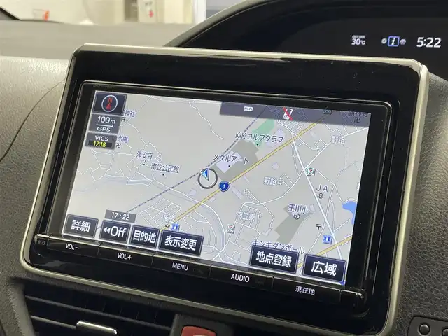 トヨタ エスクァイア Gi 滋賀県 2016(平28)年 3.7万km ブラック 純正９インチナビ/・フルセグTV・Bluetooth・CD・DVD・SD/後席用モニター/バックカメラ/前後ドライブレコーダー/ビルトインETC/両側パワースライドドア/衝突軽減機能/横滑り防止機能/オートハイビーム/オートライト/LEDヘッドライト/レザーシート/シートヒーター/電動格納ミラー
