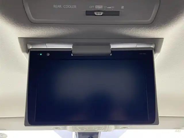 トヨタ エスクァイア Gi 滋賀県 2016(平28)年 3.7万km ブラック 純正９インチナビ/・フルセグTV・Bluetooth・CD・DVD・SD/後席用モニター/バックカメラ/前後ドライブレコーダー/ビルトインETC/両側パワースライドドア/衝突軽減機能/横滑り防止機能/オートハイビーム/オートライト/LEDヘッドライト/レザーシート/シートヒーター/電動格納ミラー