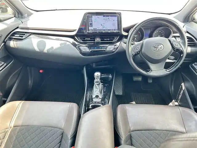 トヨタ Ｃ－ＨＲ G LEDエディション 群馬県 2018(平30)年 5.1万km ホワイトパールクリスタルシャイン ワンオーナー/純正SDナビ/　(AM/FM/CD/TV/SD/BT/USB/HDMI)/モデリスタエアロ/バックカメラ/トヨタセーフティーセンス/衝突軽減ブレーキ/コーナーセンサー/レーンキープアシスト/ブラインドスポットモニター/レーダクルーズコントロール/横滑り防止機能/AUTOライト/AUTOハイビーム/純正前後ドライブレコーダー/前席シートヒーター/ステアリングリモコン/純正フロアマット/純正ドアバイザー/シーケンシャルウィンカー/スペアキー1