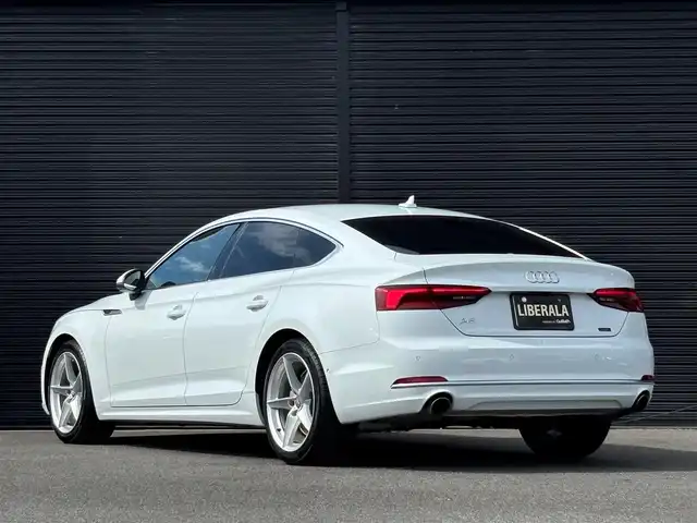 アウディ Ａ５ SB 40TFSIスポーツ 山梨県 2020(令2)年 4万km グレイシアホワイトメタリック 純正HDDナビ/（CD/DVD/SD/AUX/USB/BT/フルセグTV）/全周囲カメラ/アダプティブクルーズコントロール/エフィシエンシアシスト/Audiプレセンス/Audiサイドアシスト/Audiアクティブレーンアシスト/黒革シート/前席パワーシート/前席シートヒーター/バーチャルコックピッド/マトリクスLEDヘッドライト/AUTOライト/オートハイビーム/ETC2.0/電動リアゲート/コーナーセンサー/プッシュスタート/スマートキー/取扱説明書/スペアキー